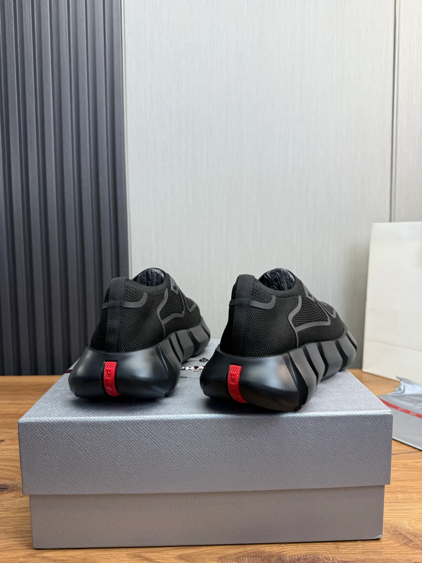 Men's shoes 💰580💰 [PRADA] Popular men's shoes shipped 👏Official website synchronized ⬆️Original fly-woven fabric + cowhide lining, 1⃣️:1⃣️reproduction, original sole, 38-45 (45. Customized, non-refundable)
